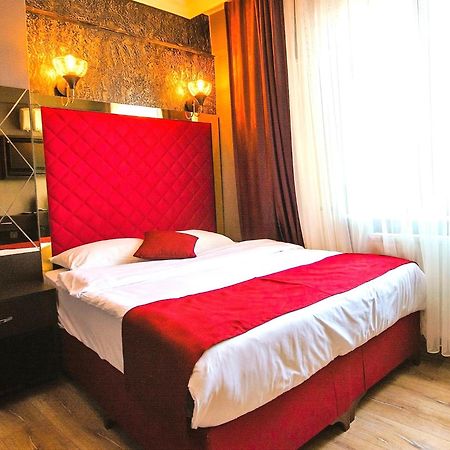 Atesde Dustu Salvara Hotel อิสตันบูล ภายนอก รูปภาพ