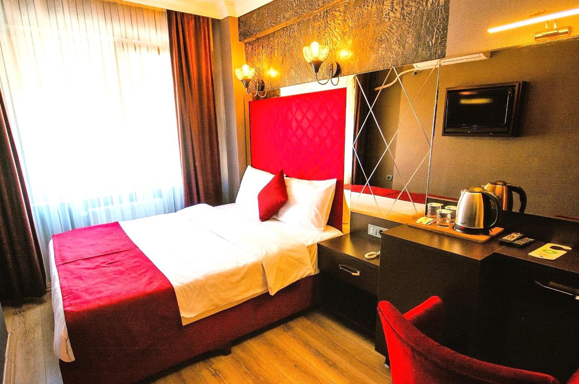 Atesde Dustu Salvara Hotel อิสตันบูล ภายนอก รูปภาพ