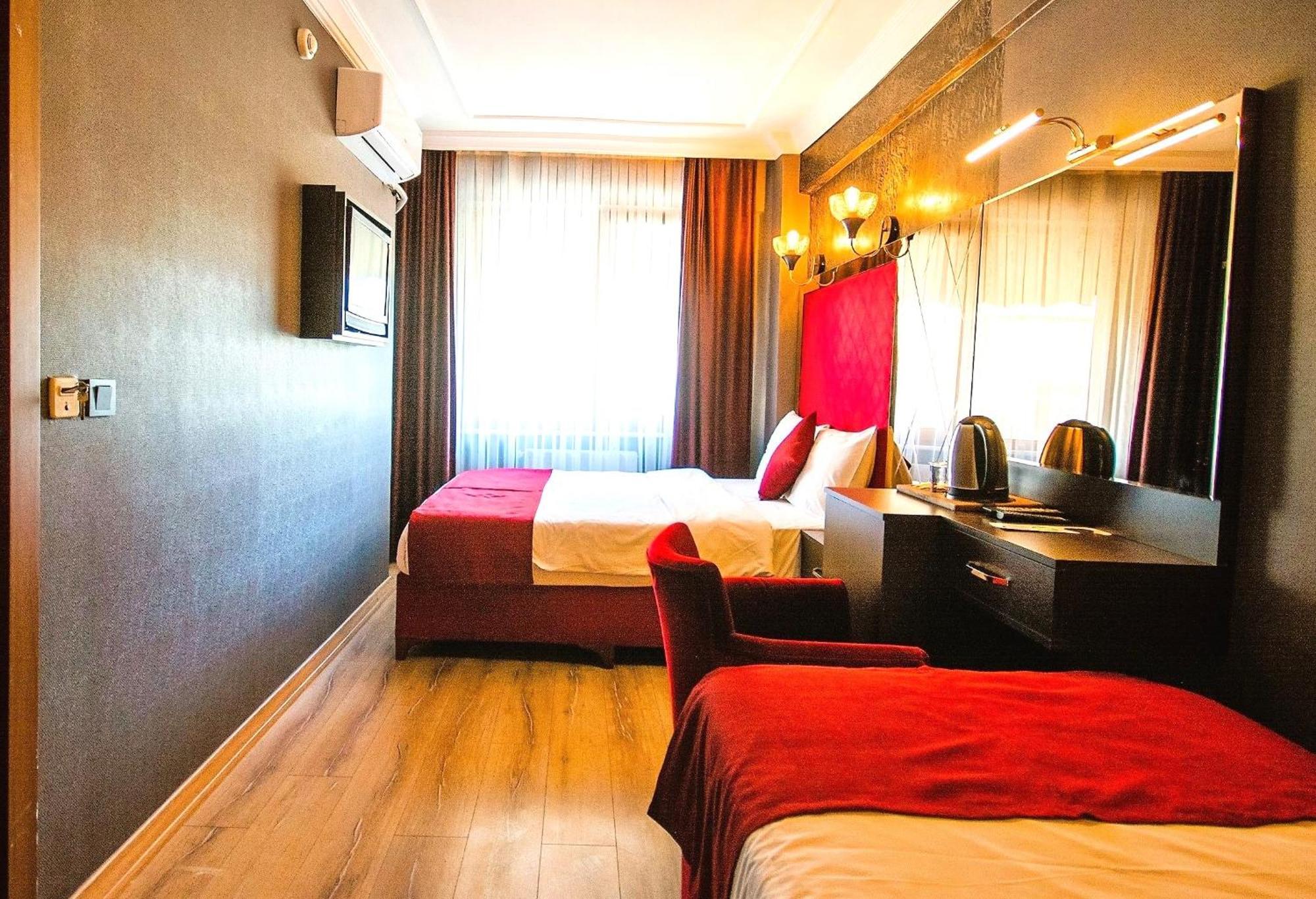 Atesde Dustu Salvara Hotel อิสตันบูล ภายนอก รูปภาพ