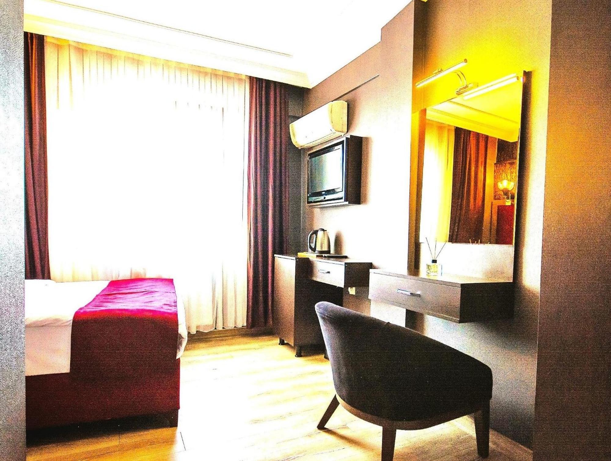 Atesde Dustu Salvara Hotel อิสตันบูล ภายนอก รูปภาพ