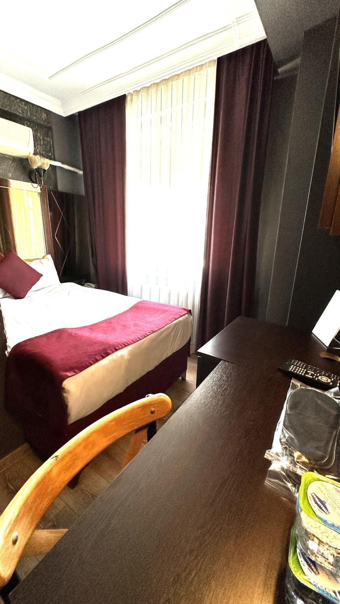 Atesde Dustu Salvara Hotel อิสตันบูล ภายนอก รูปภาพ
