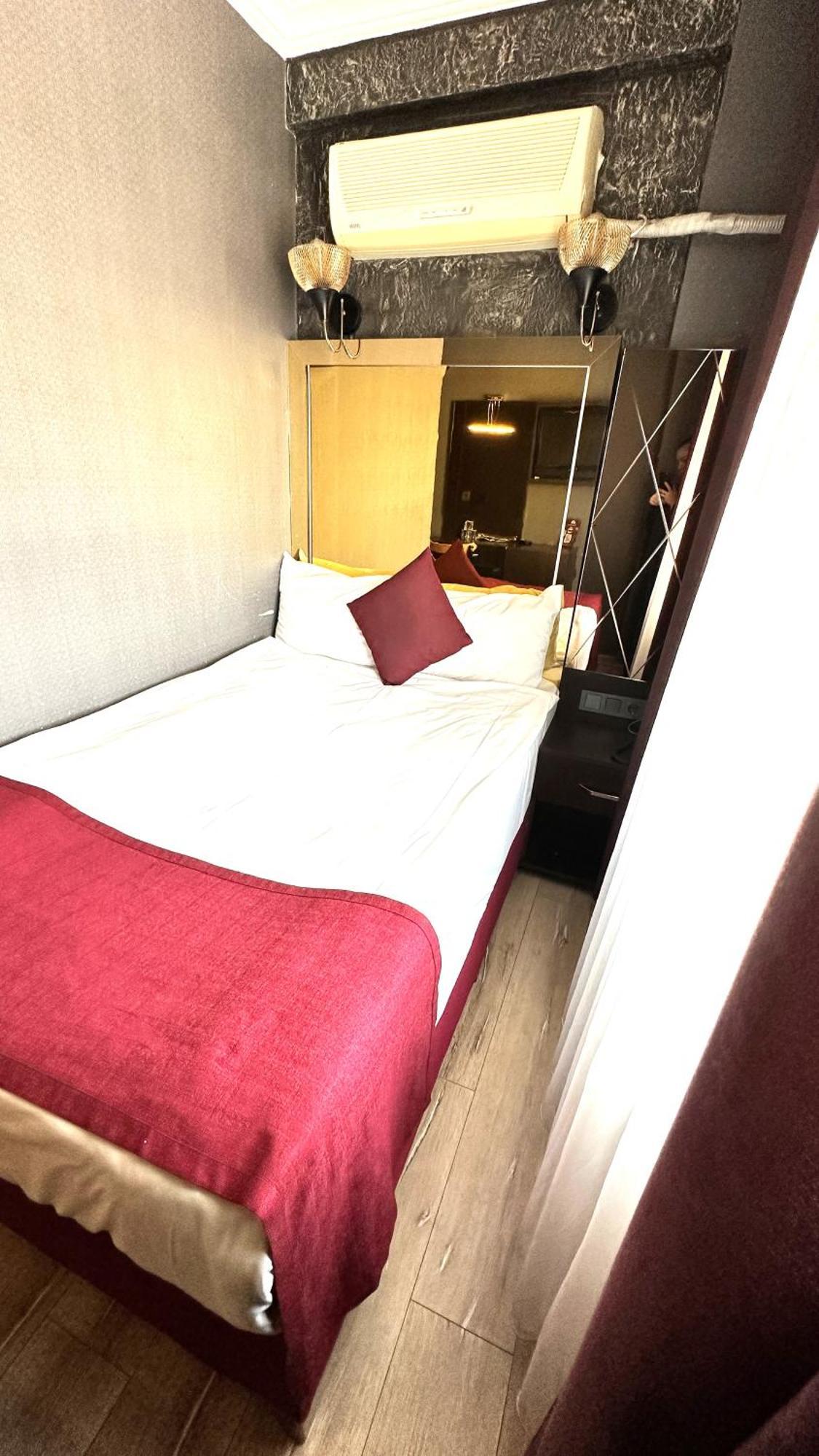 Atesde Dustu Salvara Hotel อิสตันบูล ภายนอก รูปภาพ